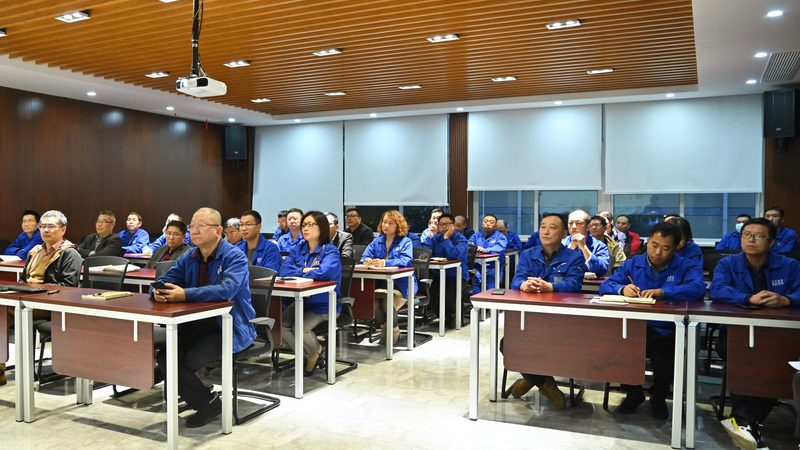 国家开放大学报名时间一般分为春季和秋季两个批次，具体时间如下：