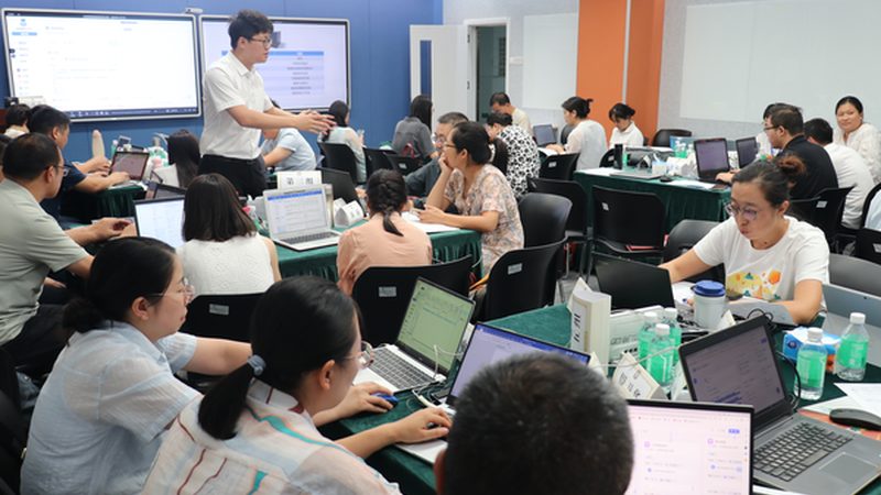 育婴师资格证培训：实操与理论，你了解多少？**
