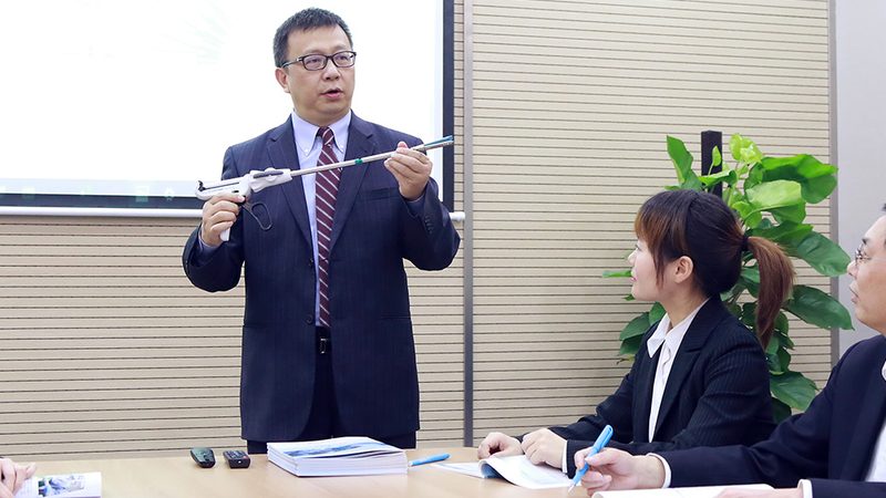 小标题：了解证书含金量，别被“保过”误导